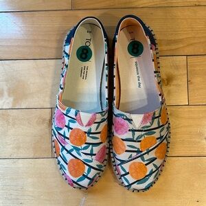 Toms Shoes